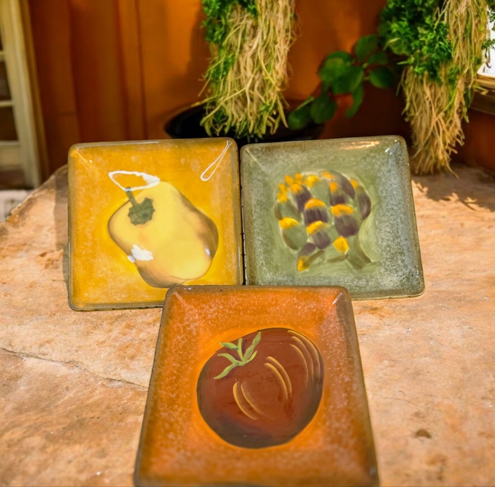 Terra Toscana Clay Art Collection Set of Three Hand-Painted Ceramic Plates Used